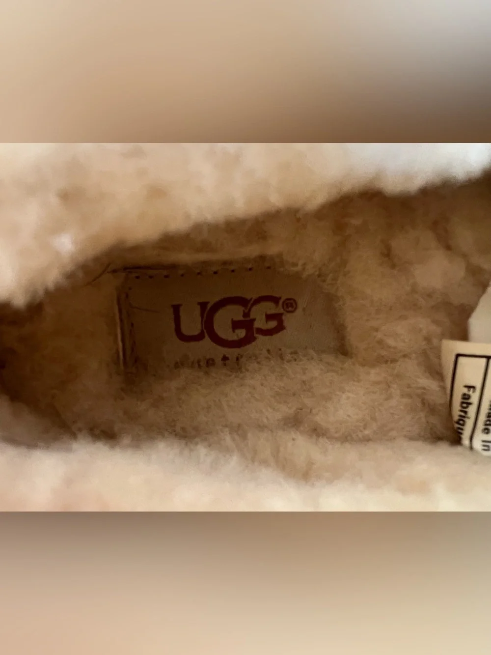 UGG Dakota Girls Sheepskin Moccasin Slippers. Big Girl size 4